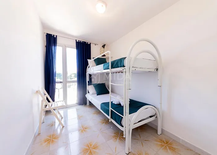 Sirena Villa *